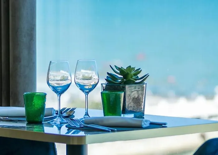 Lungomare Otel 4*