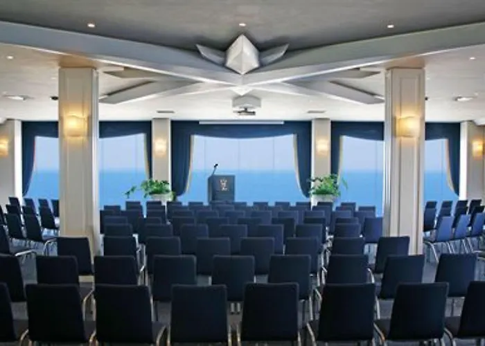 Lungomare Otel 4*