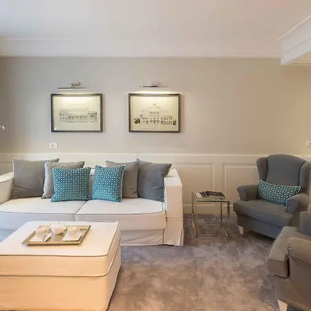 룬고마레 호텔 4*